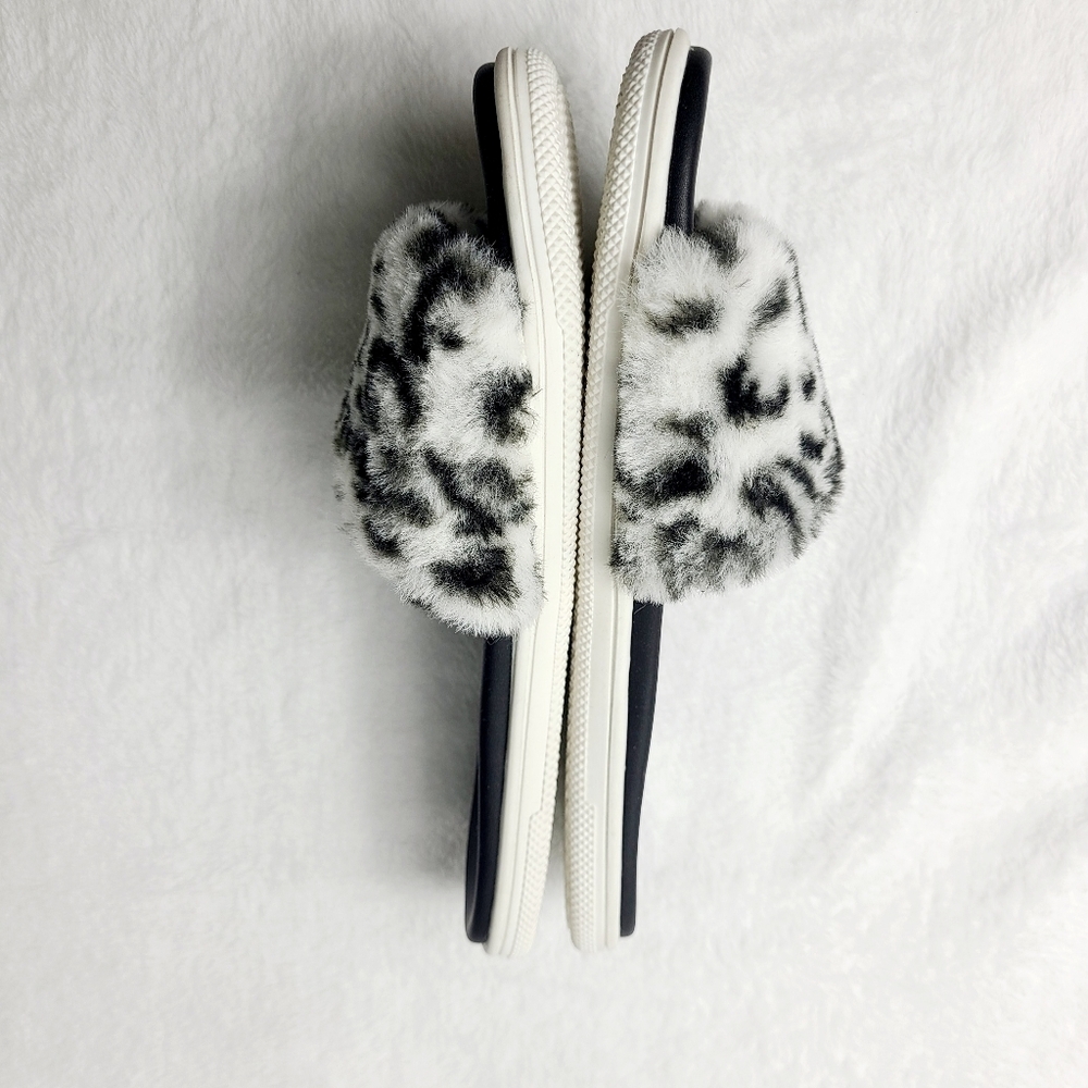 NEW DV BY DOLCE VITA jinah faux fur slipe-on sandals - Picture 2 of 5
